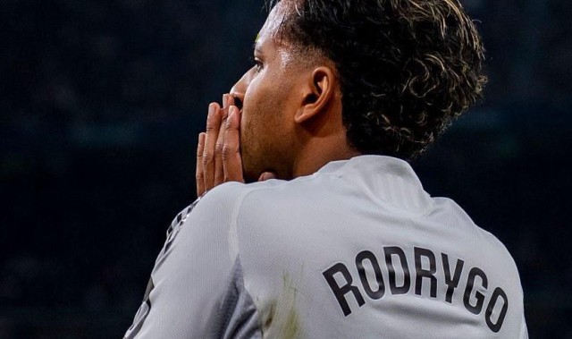 皇马跟队：罗德里戈疑似膝盖重伤，面临错过世界杯的风险