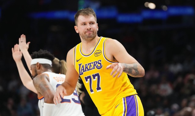 NBA常规赛数据王：东契奇得分王，约基奇领跑篮板助攻